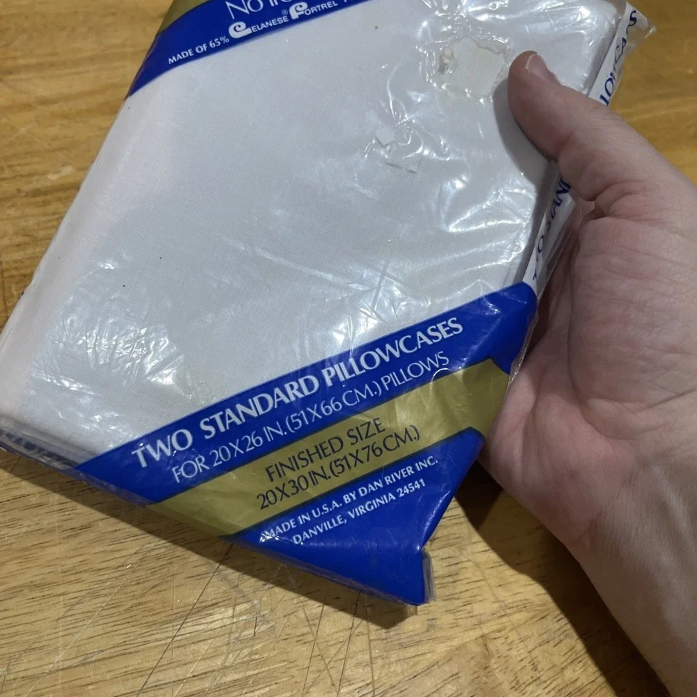VTG‎ Danville No Iron White 2 Pillowcases 20x30in Cotton/Poly NOS
